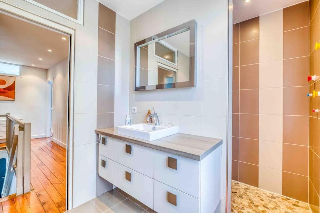 Villa Saint-Mard - King Size Bed - 10Min Aeroport Cdg 25Min Paris By Train ภายนอก รูปภาพ